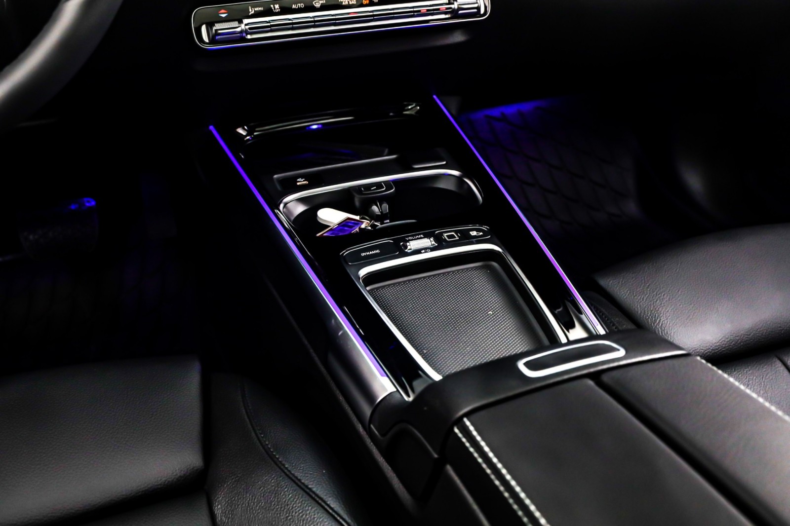 New 2026 Mountain Grey Metallic Mercedes-Benz GLB 250 SUV image 6