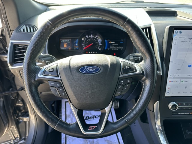 2022 Ford Edge ST 11