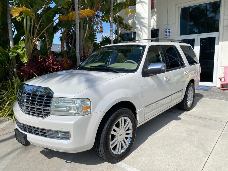 2010 Lincoln Navigator 4WD SUNROOF LOW MILES 31,209 in , 