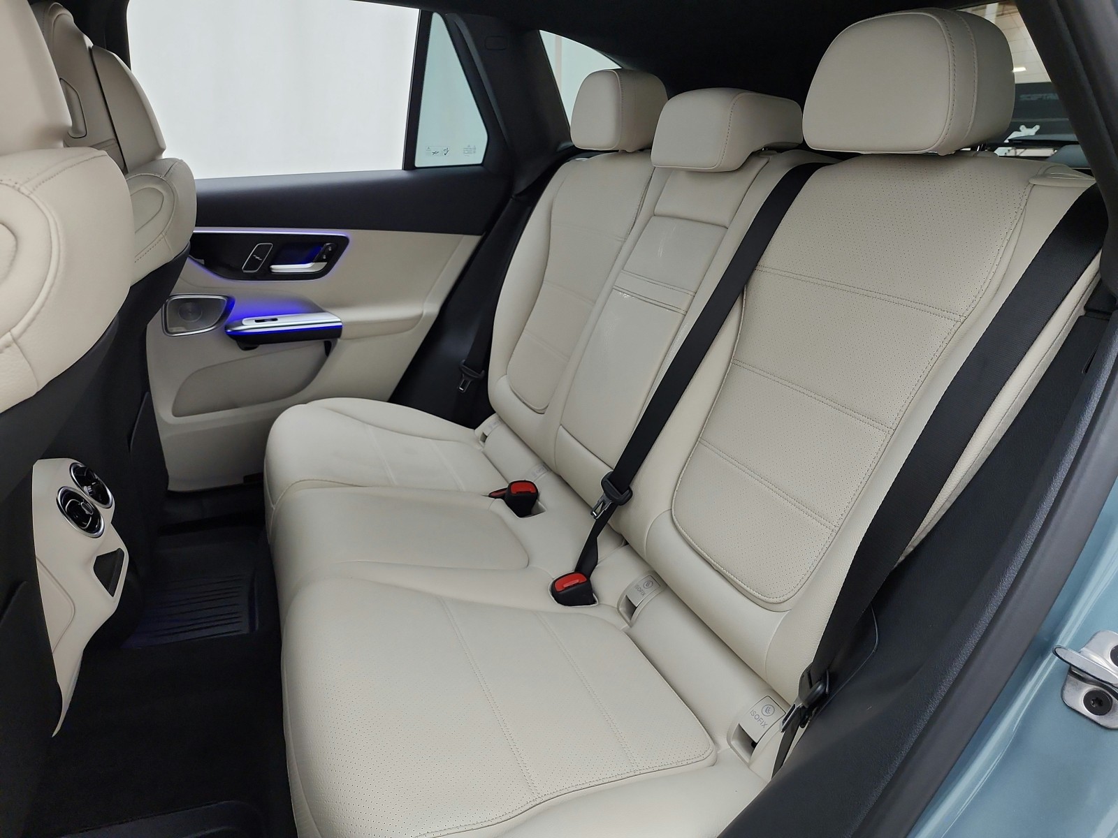 New 2026 Verde Silver Metallic Mercedes-Benz GLC 300 4MATIC® SUV image 11