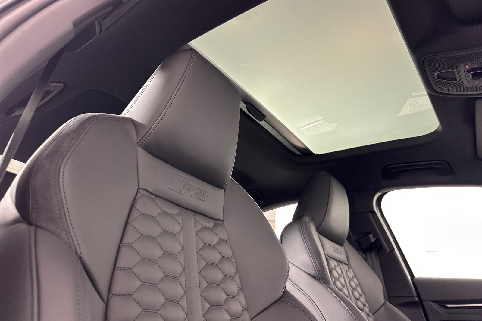 New 2026 Daytona Gray Pearl Effect Audi quattro image 15