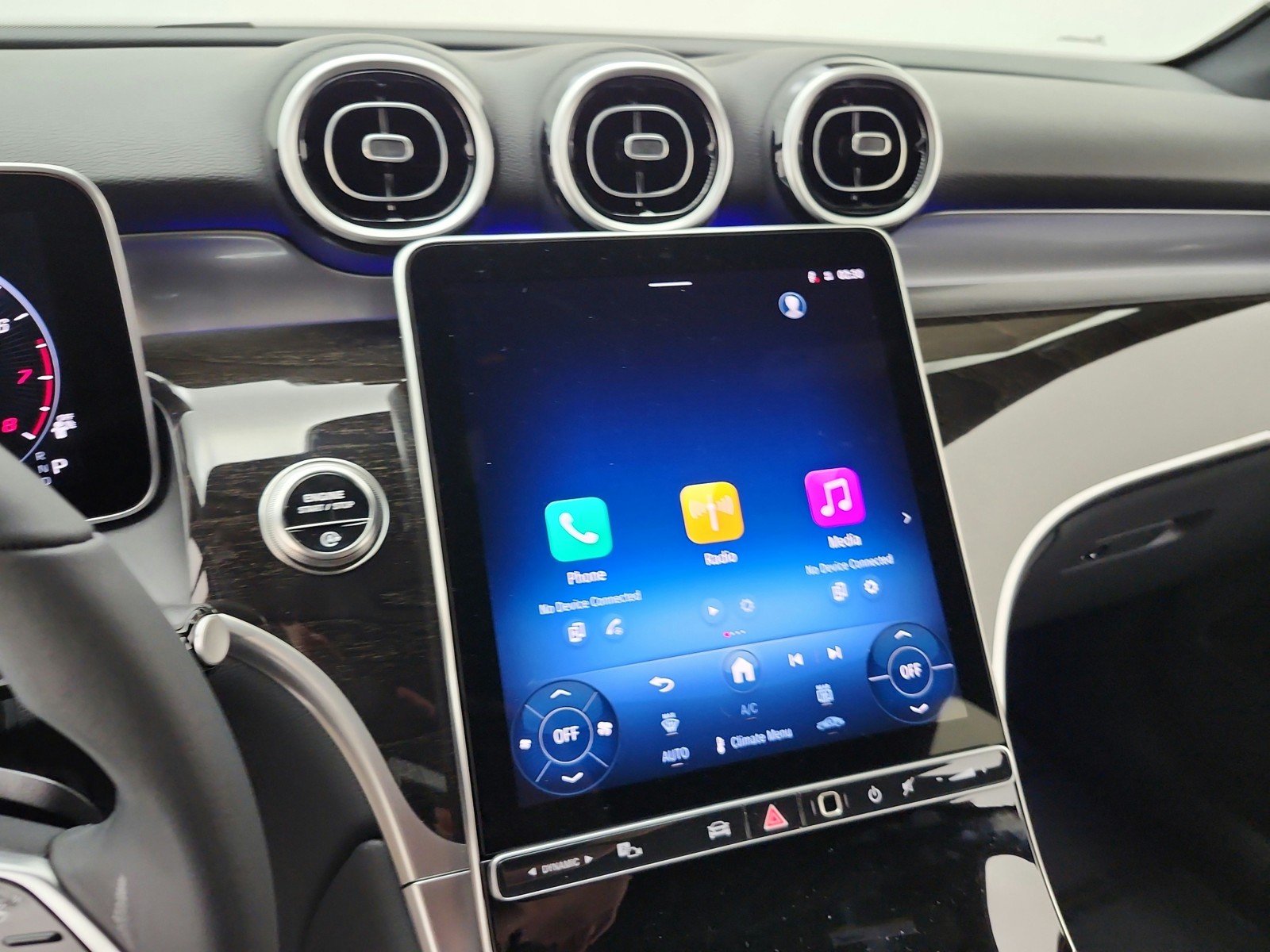 New 2026 Black Mercedes-Benz GLC 300 image 10