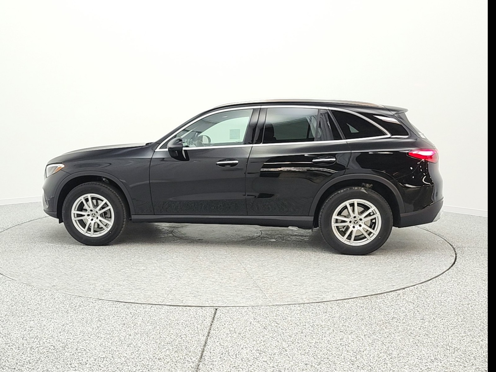 New 2026 Black Mercedes-Benz GLC 300 image 8