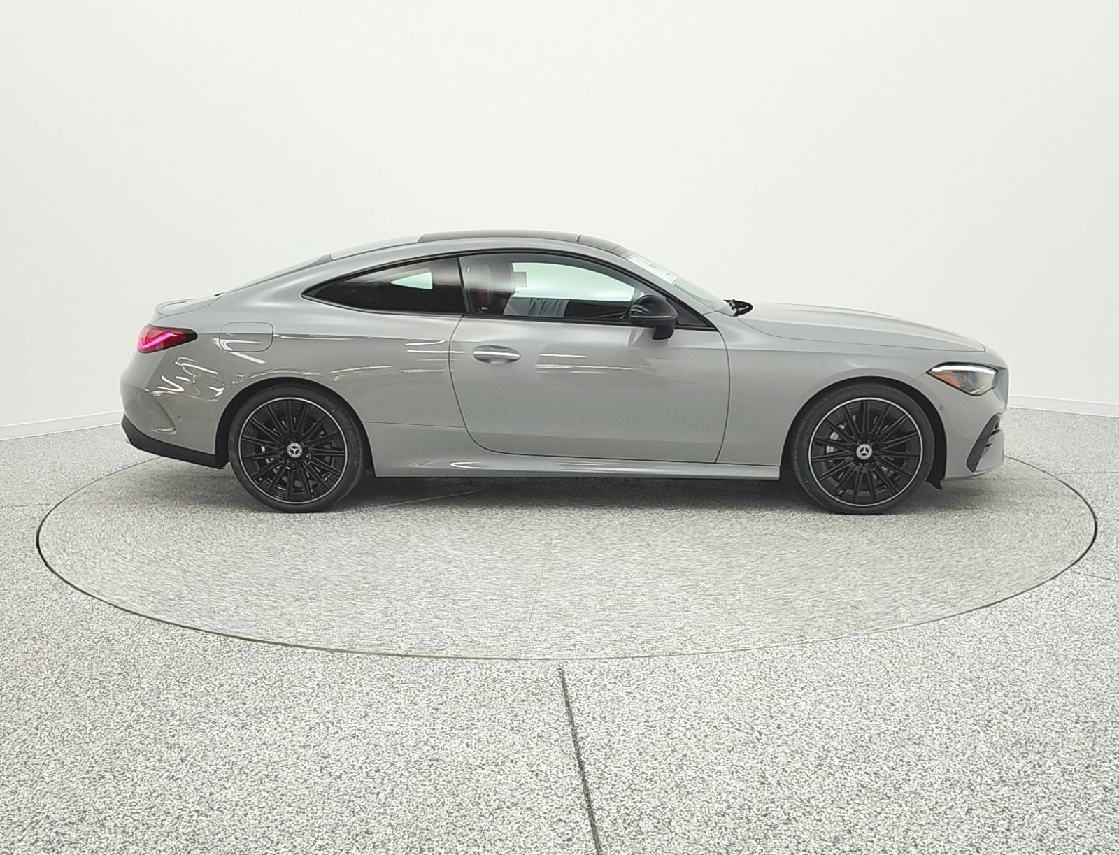 New 2026 MANUFAKTUR Alpine Grey Metallic Mercedes-Benz CLE 450 image 4