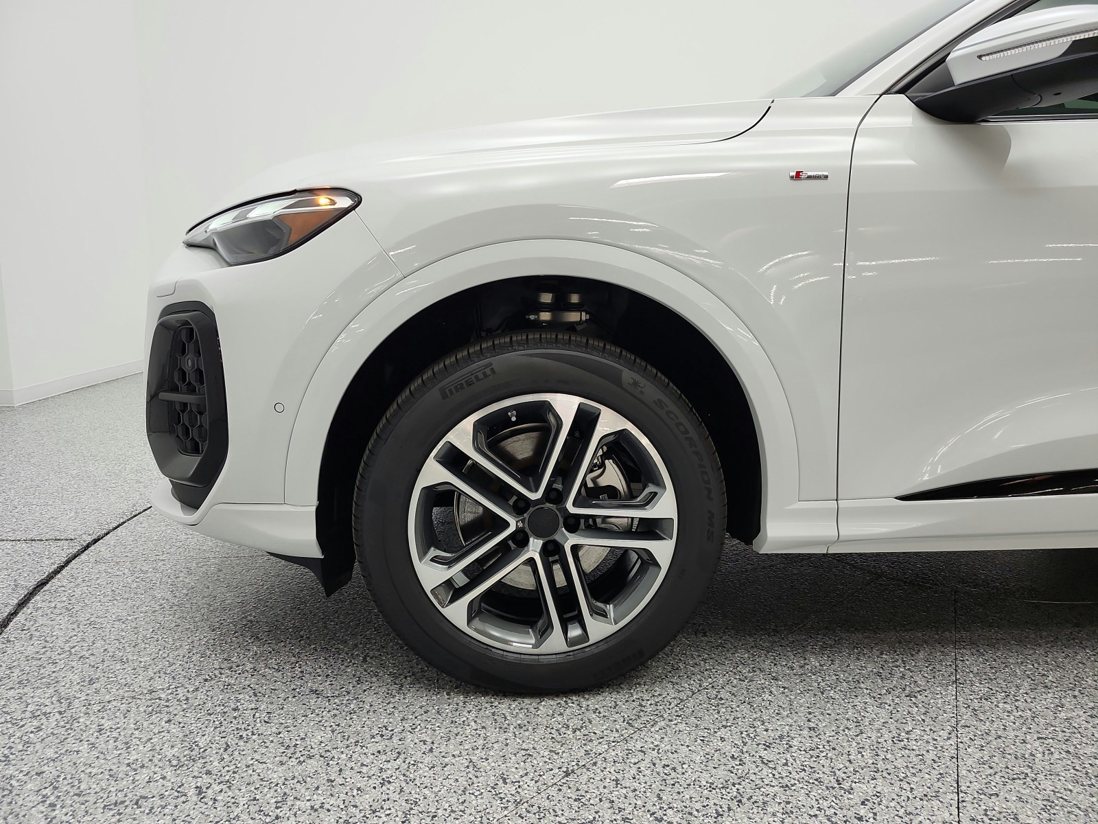 New 2026 Glacier White Metallic Audi Premium 2.0 TFSI quattro image 15