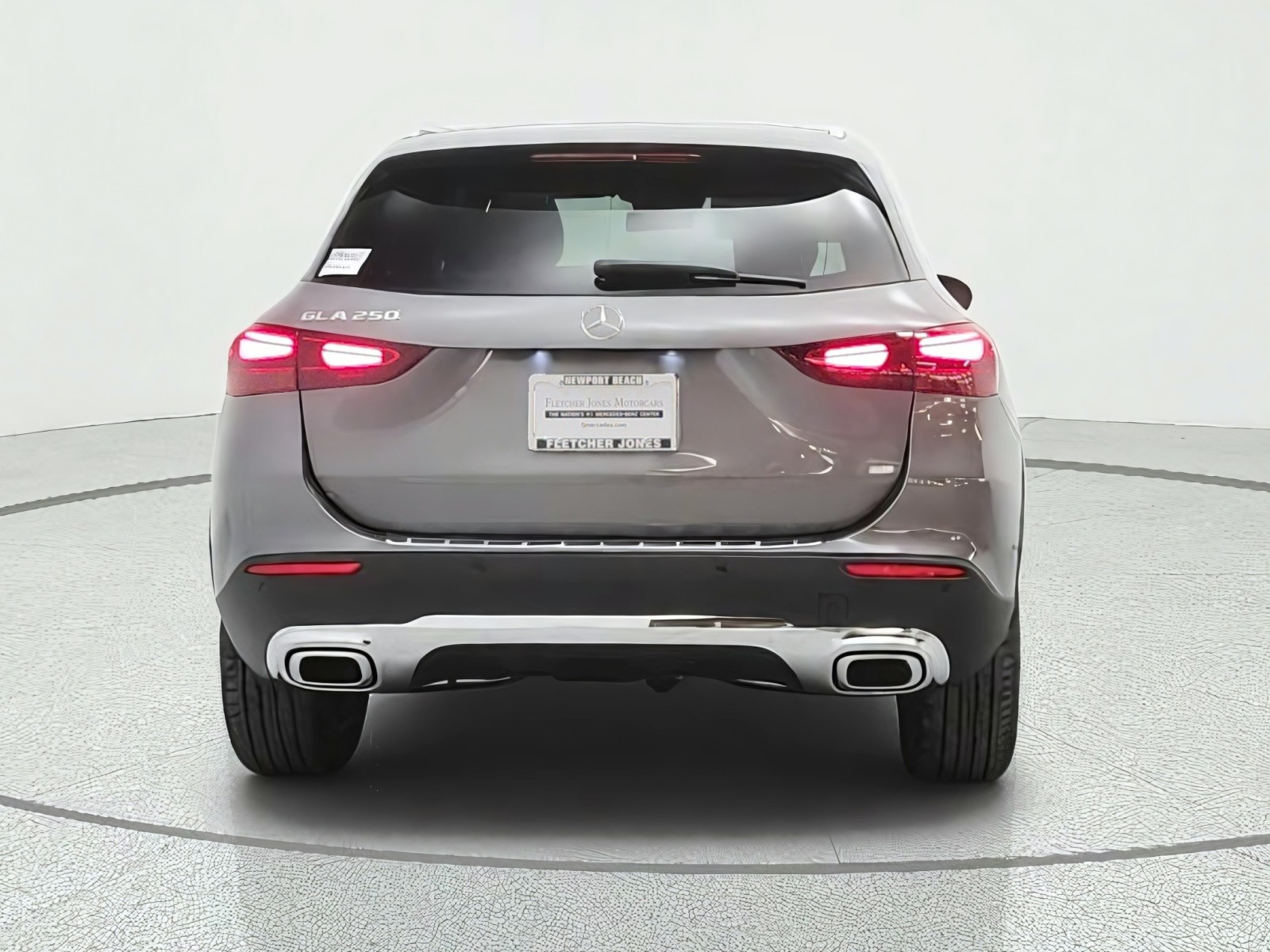 New 2026 Mountain Grey Metallic Mercedes-Benz GLA 250 SUV image 6