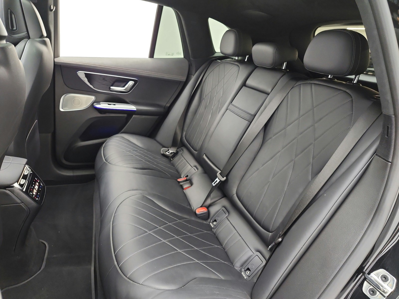 Used 2023 Obsidian Black Metallic Mercedes-Benz EQE 500 image 13