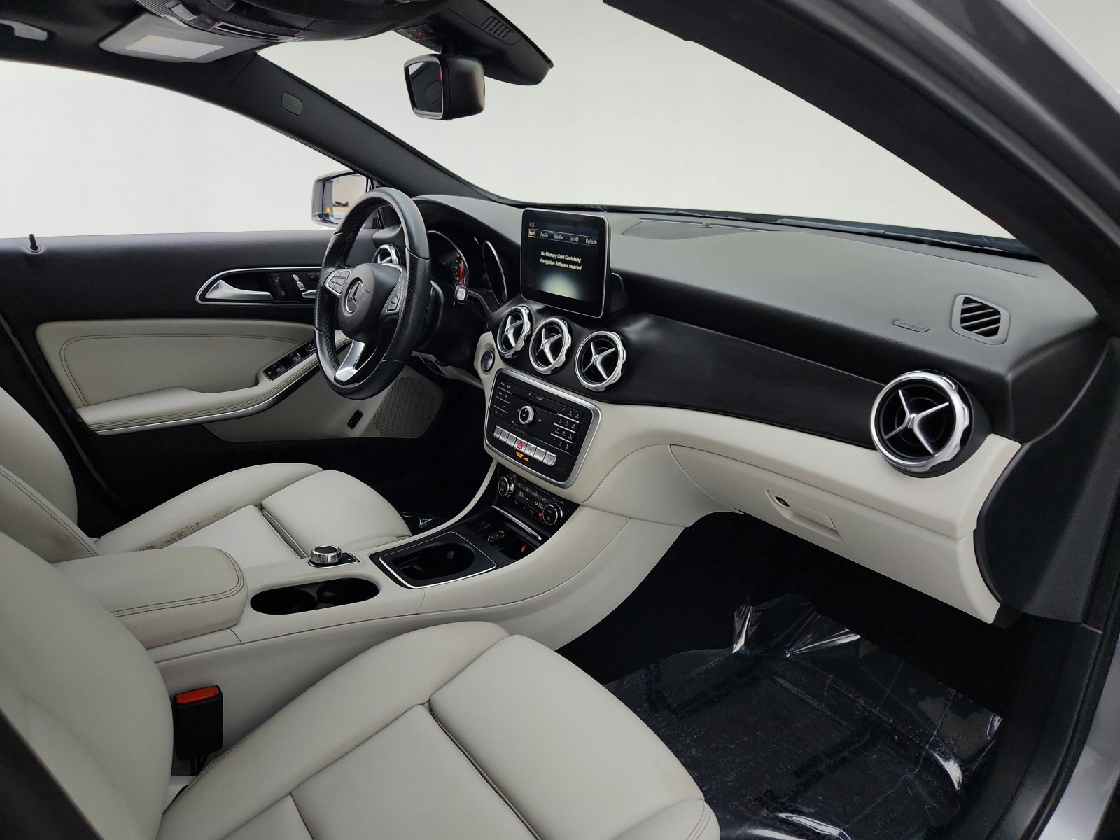 Used 2018 Mountain Grey Metallic Mercedes-Benz GLA 250 image 29