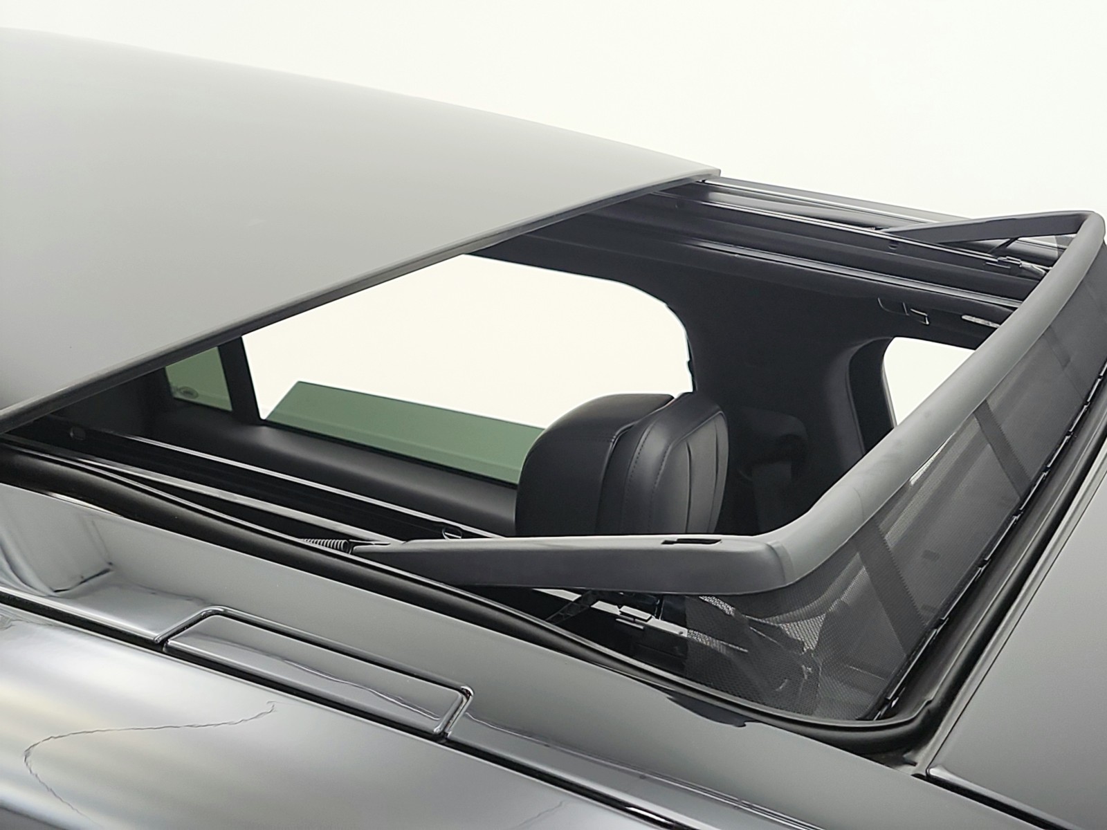 Used 2023 Varesine Blue Metallic Land Rover P530 First Edition image 26