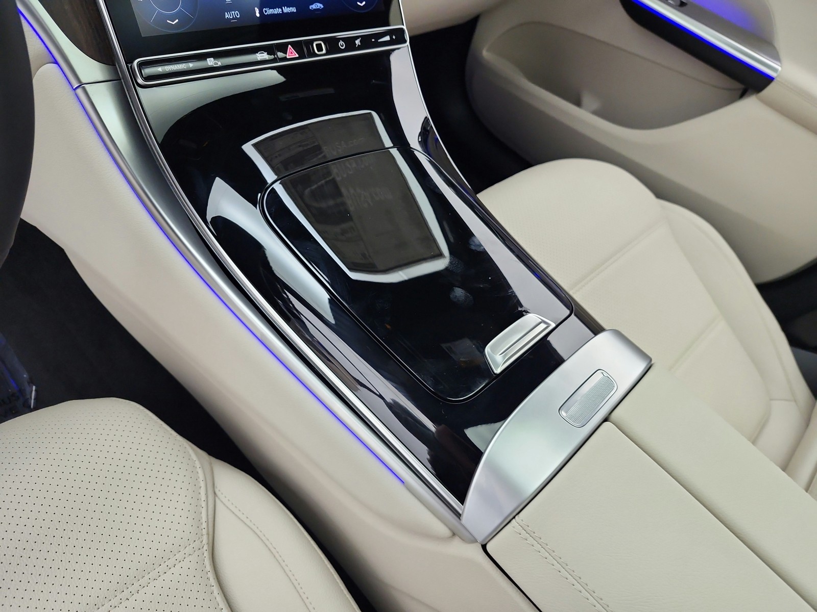 New 2026 Verde Silver Metallic Mercedes-Benz GLC 300 image 10