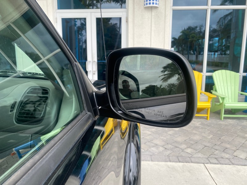 2004 Toyota Tundra SR5 1 OWNER 4WD XTRA CAB STEP SIDE in , 