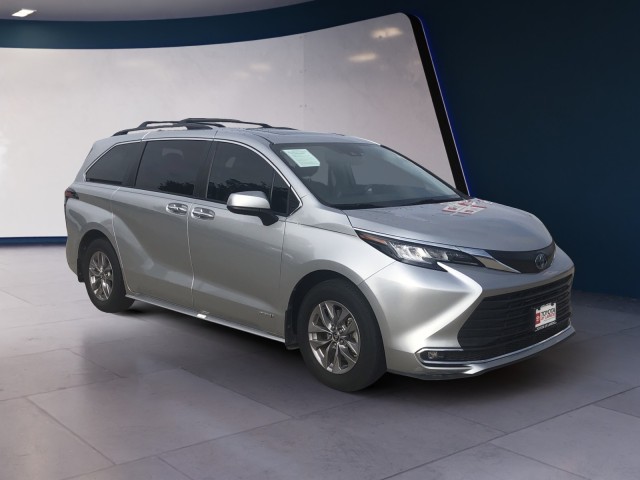 2021 Toyota Sienna XLE 7