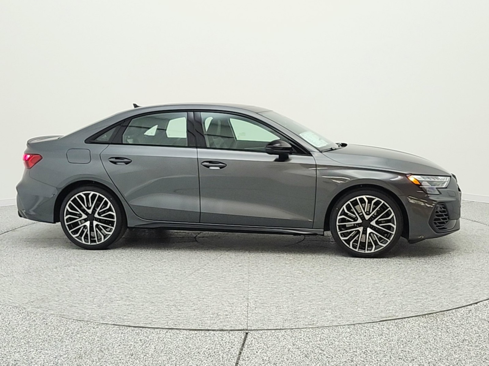 New 2026 Daytona Gray Pearl Effect Audi quattro image 4