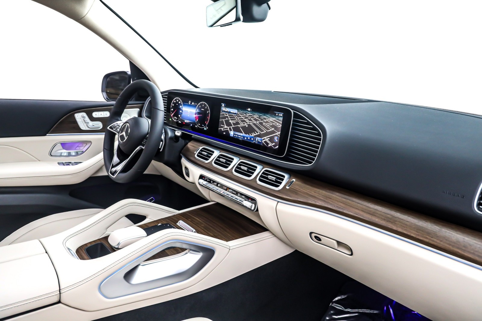 New 2026 MANUFAKTUR Moonlight White Metallic Mercedes-Benz GLE 450 image 5