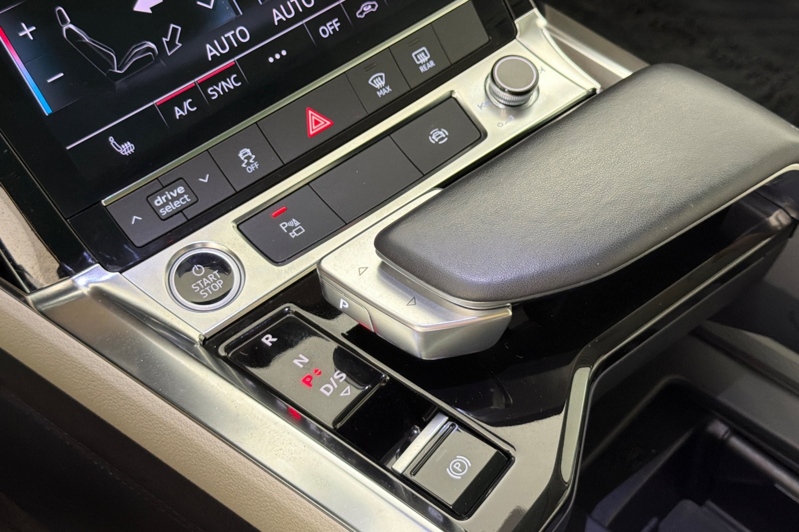 Used 2024 Madeira Brown Metallic Audi Premium quattro image 21
