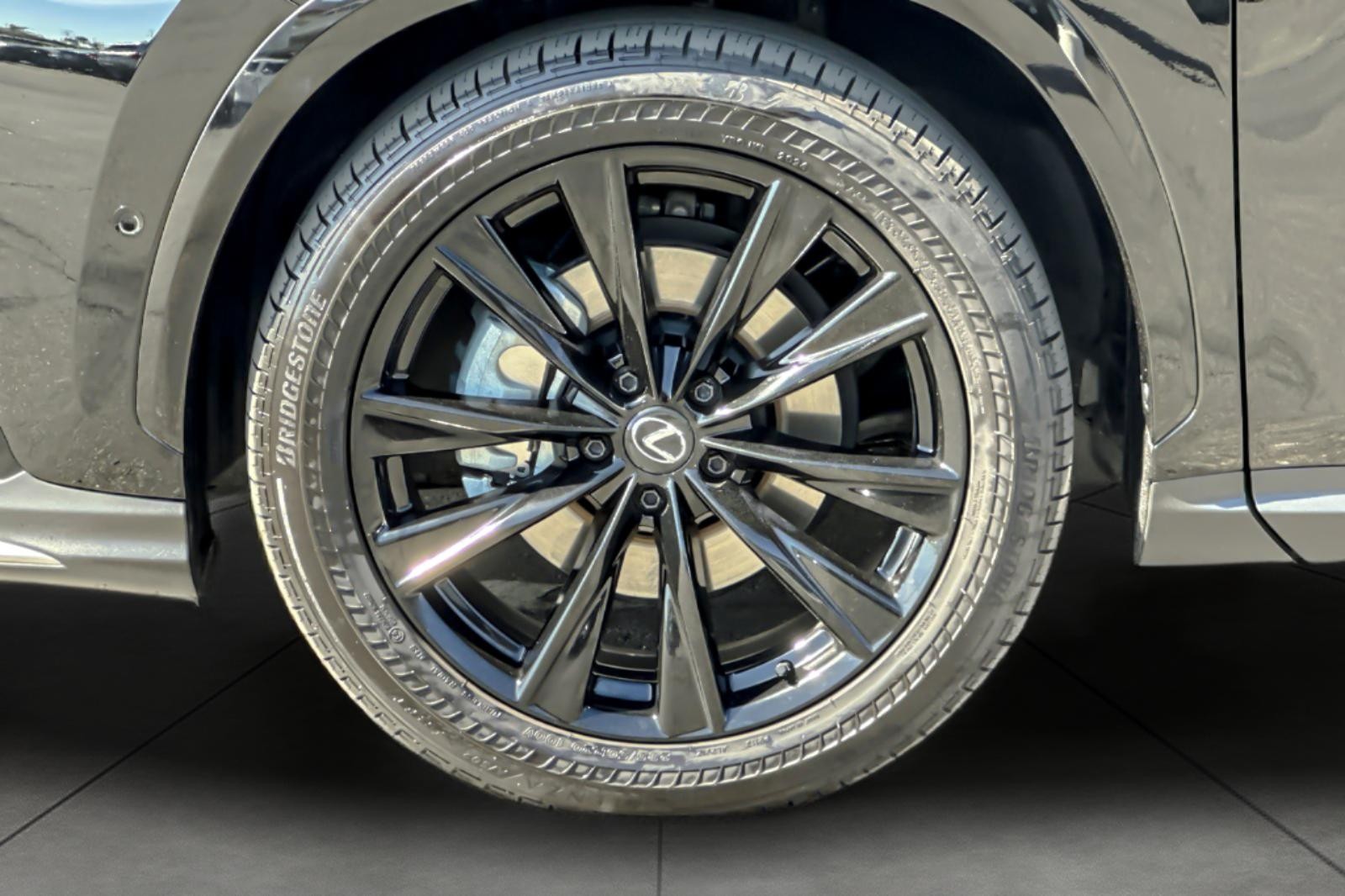 Used 2025 Obsidian Lexus NX 450h+ F SPORT Handling image 26