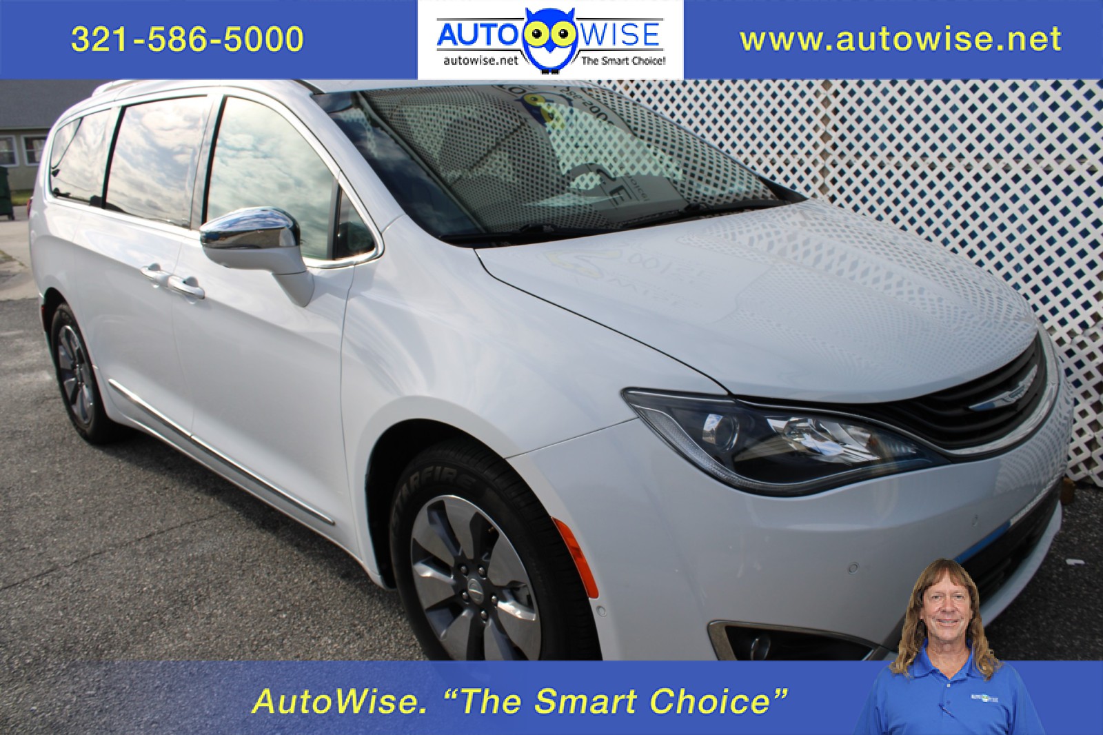 2018 Chrysler Pacifica Hybrid Limited FWD