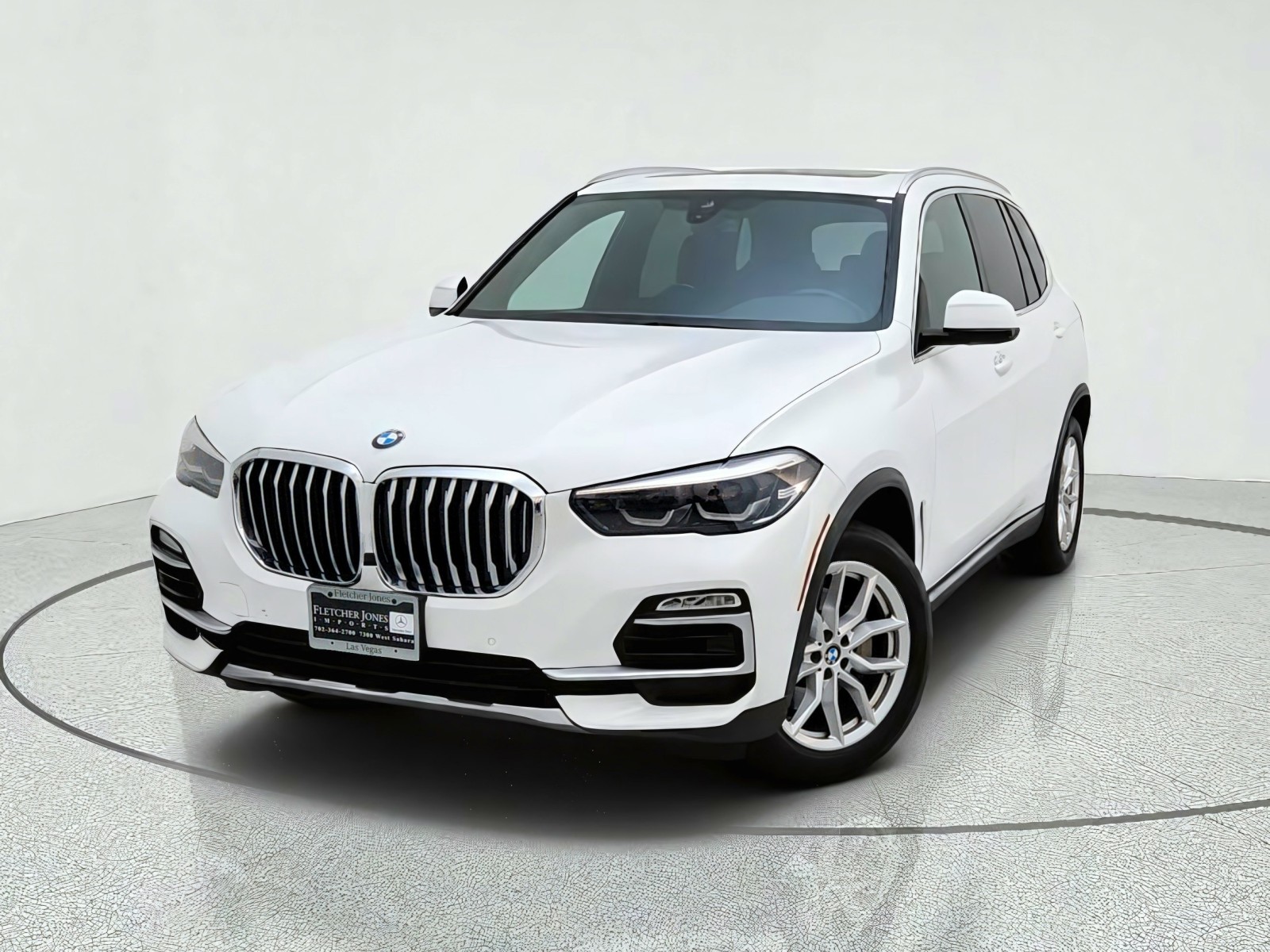 Used 2020 Alpine White BMW sDrive40i image 2