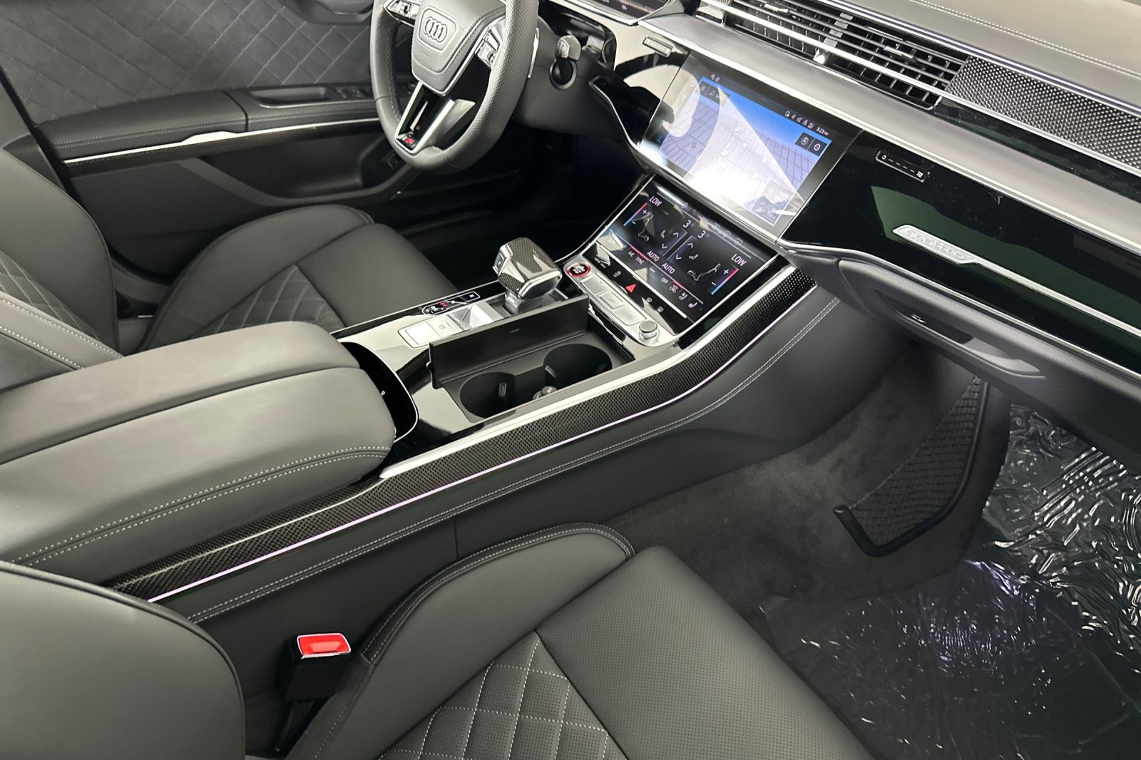 New 2025 Daytona Gray Pearl Effect Audi 4.0 TFSI image 14