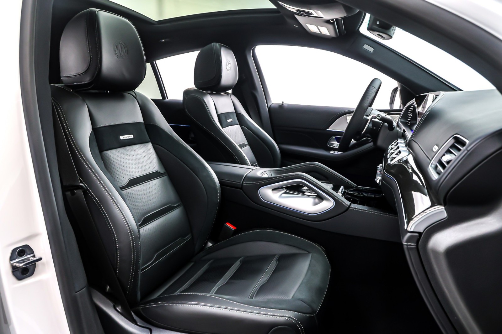 New 2026 Polar White Mercedes-Benz AMG® GLE 53 image 7