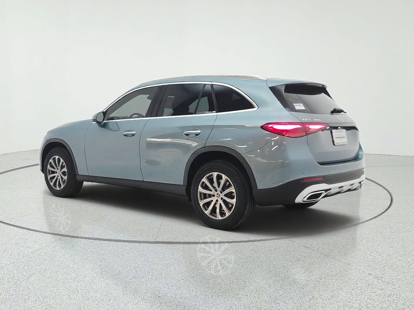 New 2027 Verde Silver Metallic Mercedes-Benz GLC 300 SUV image 7