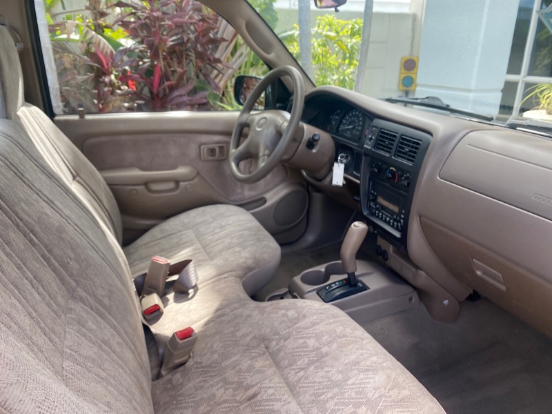 2002 Toyota Tacoma 1 OWNER AUTO AC 4 CYL in , 