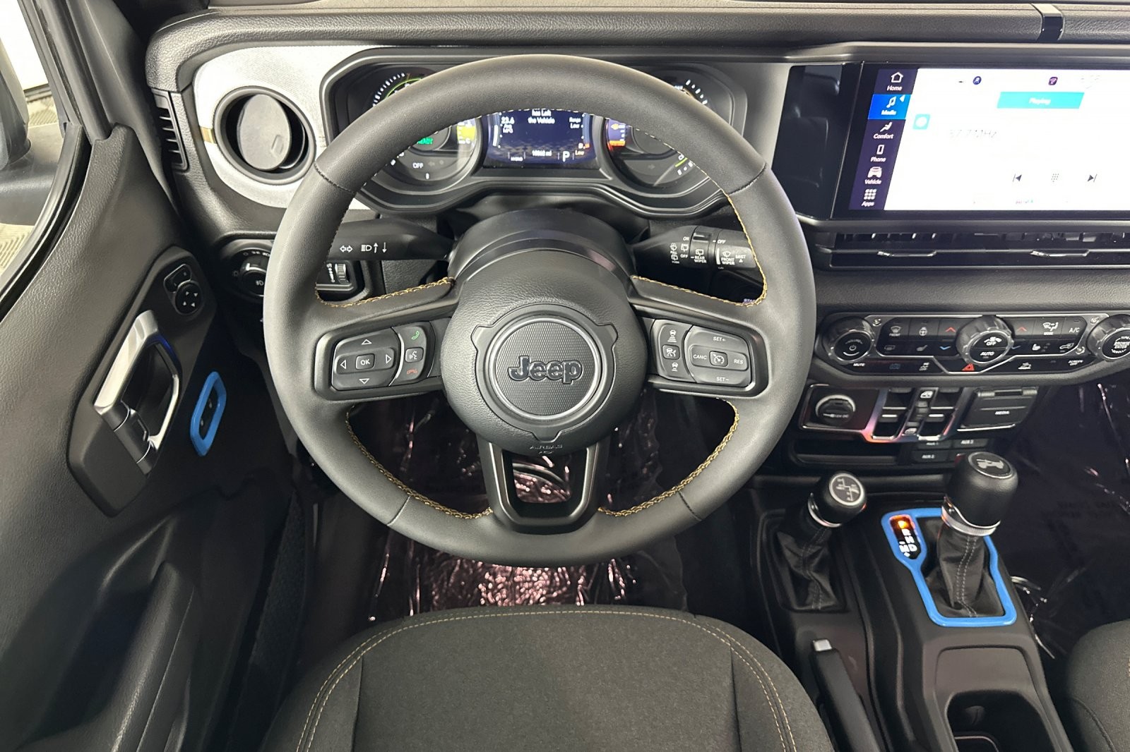 Used 2024 SILVER Jeep Sport S image 13