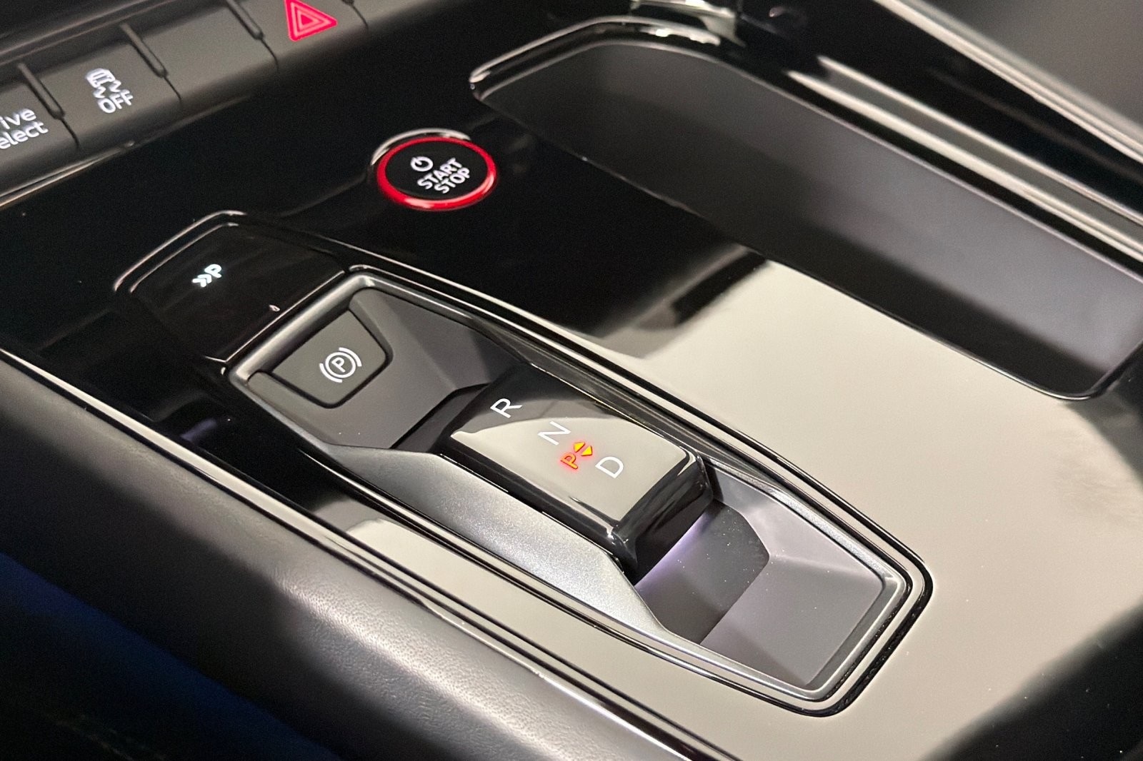 Certified Used 2025 Daytona Gray Pearl Effect Audi performance quattro image 20