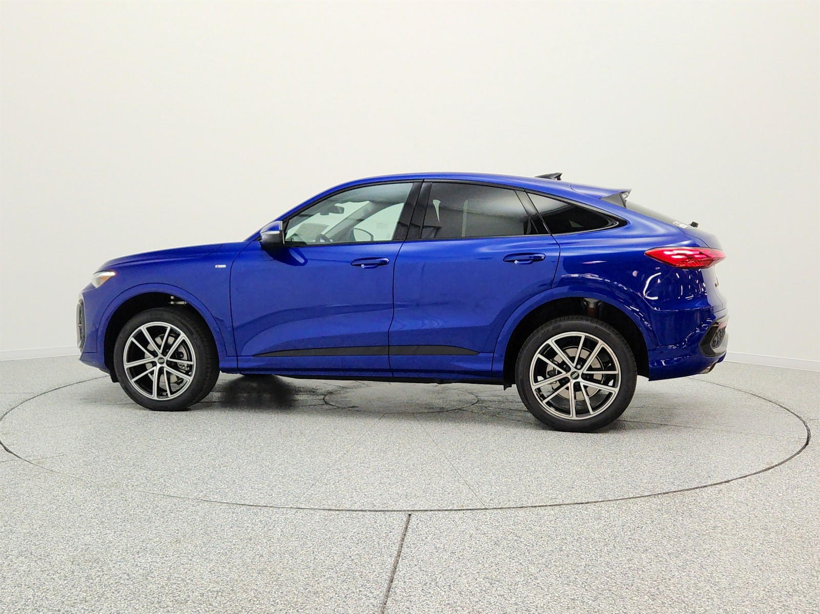 New 2026 Ultra Blue Metallic Audi Premium Plus 2.0 TFSI quattro image 8