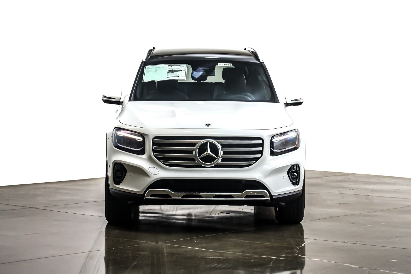 New 2026 Polar White Mercedes-Benz GLB 250 image 2