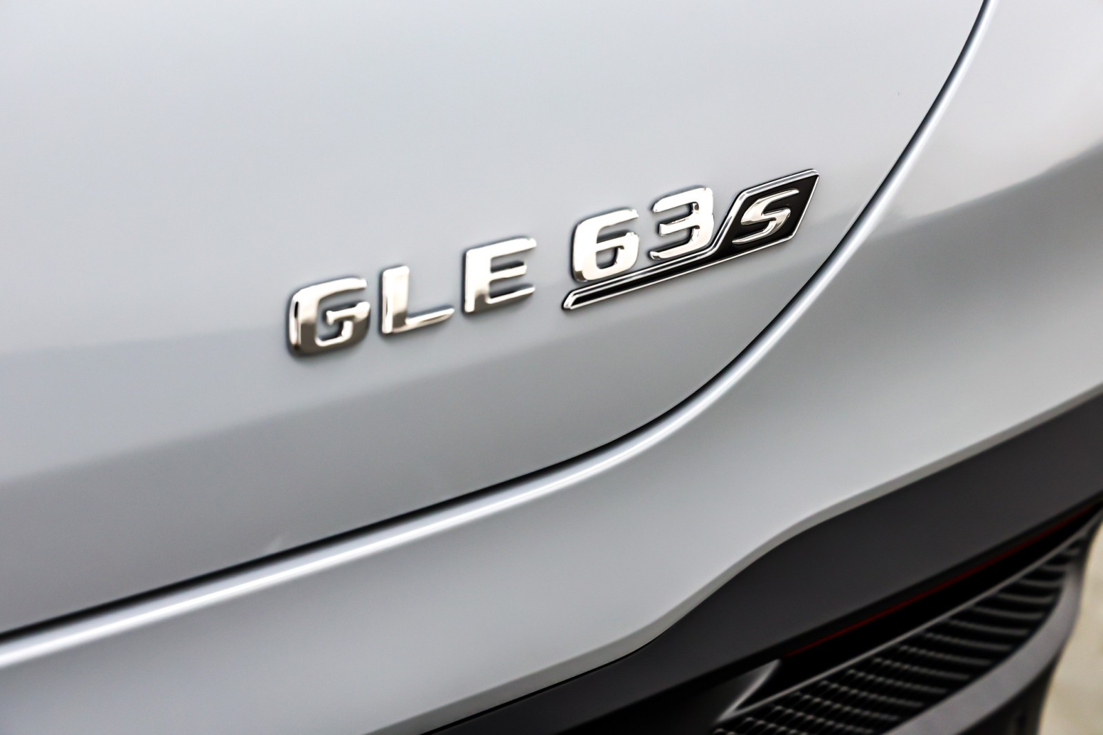 New 2026 MANUFAKTUR Alpine Grey Mercedes-Benz AMG® GLE 63 S image 9