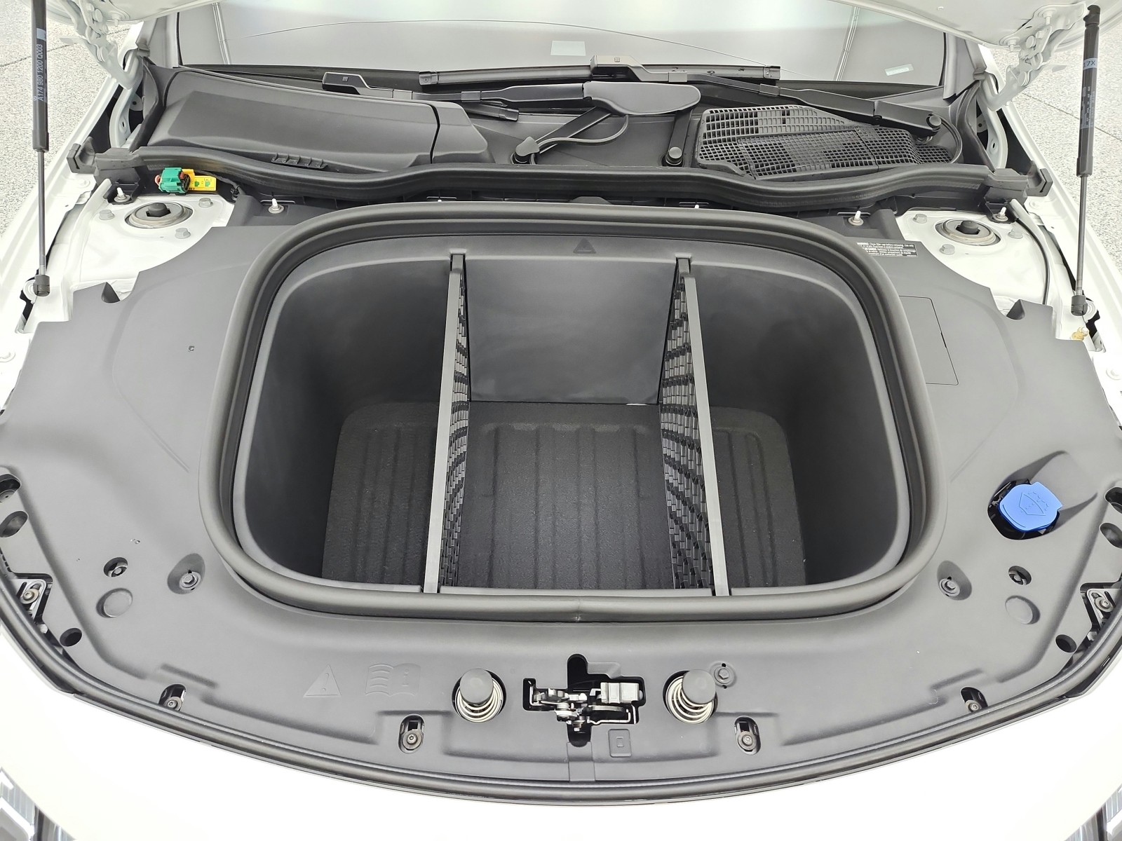 New 2027 Polar White Mercedes-Benz CLA 250+ Electric RWD image 12