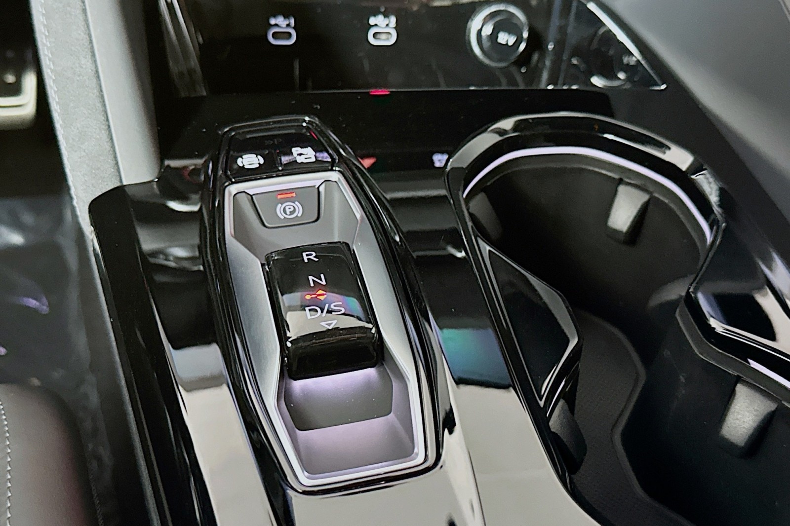 New 2026 Daytona Gray Metallic Audi Premium Plus image 7