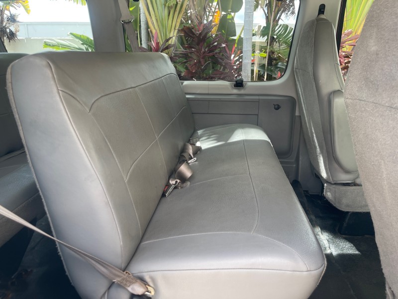 2006 Ford Econoline Wagon XLT 8 PASS LOW MILES 56328 in ,