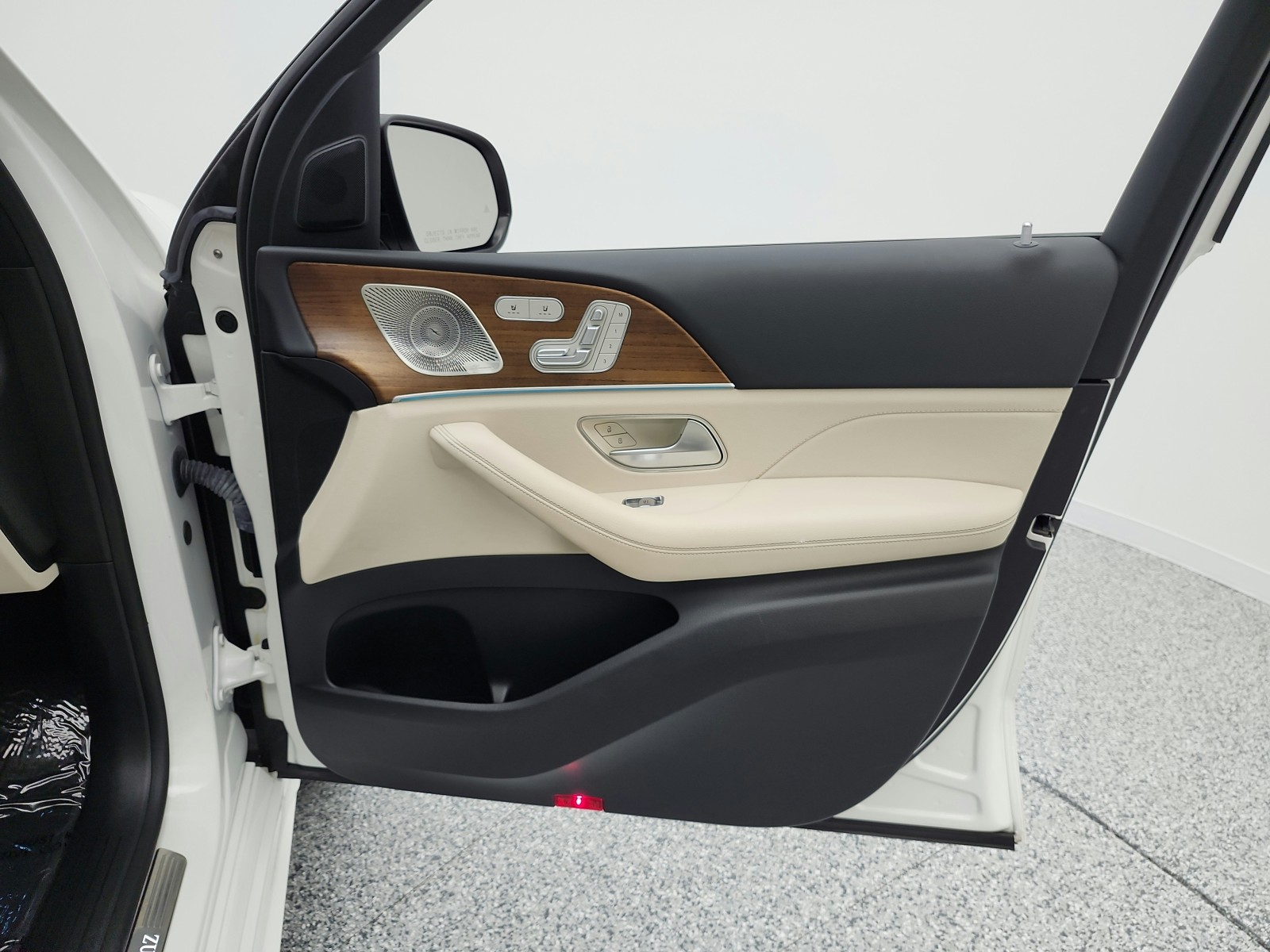 Used 2023 Polar White Mercedes-Benz GLE 350 SUV image 19