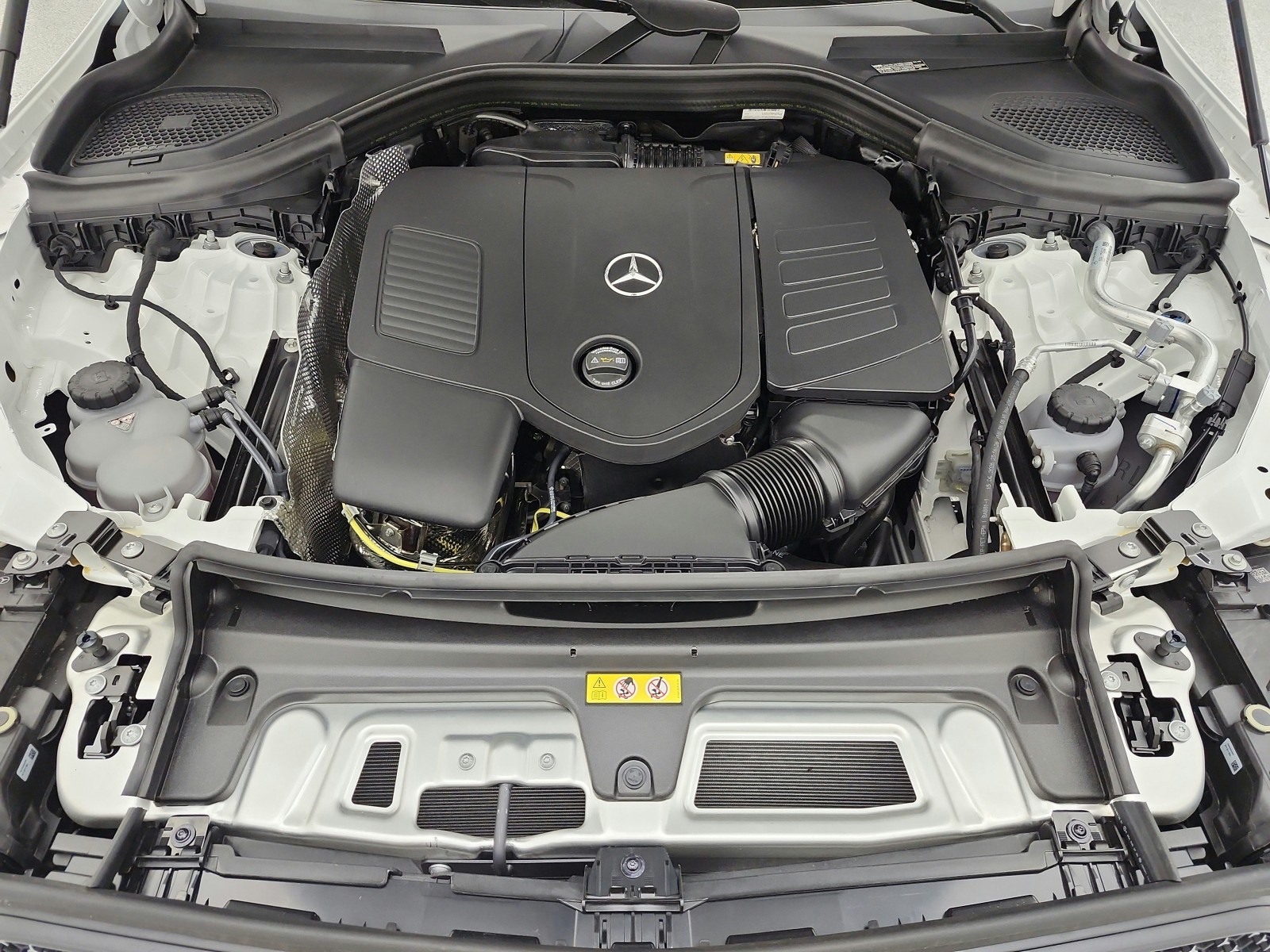 New 2027 Polar White Mercedes-Benz GLC 300 4MATIC® Coupe image 12