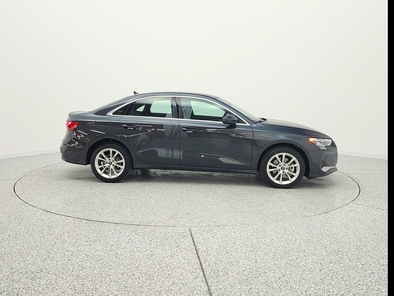 Used 2025 Manhattan Gray Metallic Audi Premium Plus 40 TFSI quattro image 4