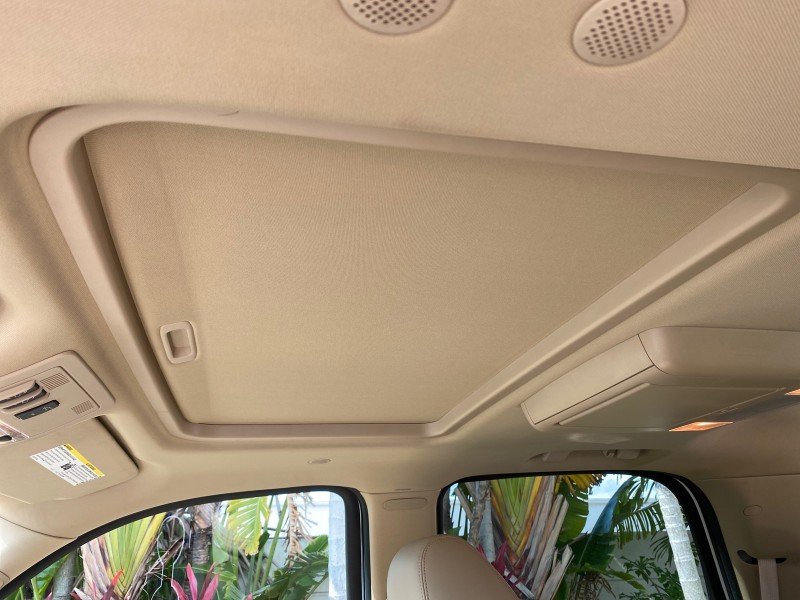 2010 Cadillac Escalade SUNROOF NAV Premium LOW MILES 66,933 in ,