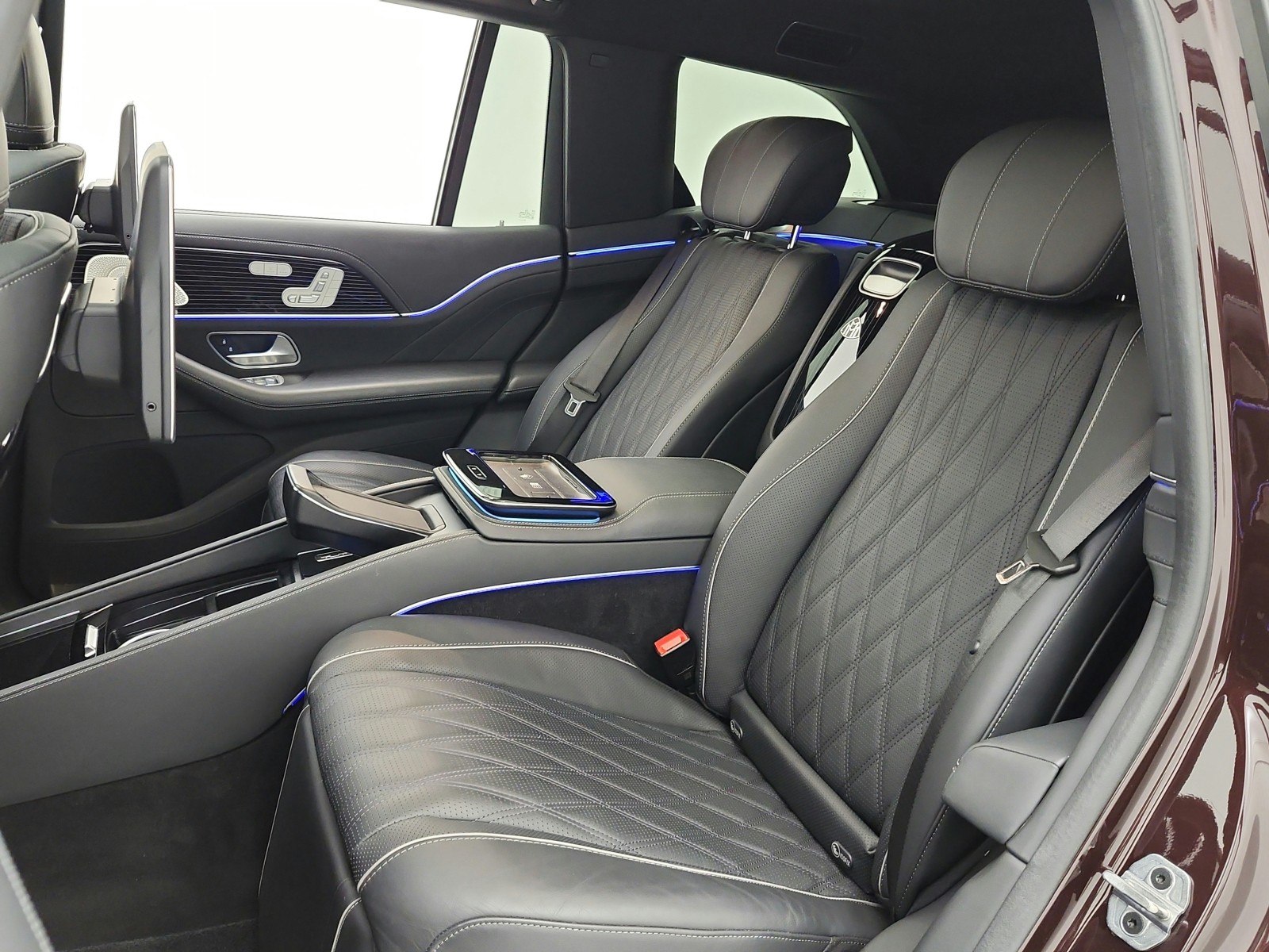 Certified Used 2024 Obsidian Black/Rubelite Red Mercedes-Benz Maybach GLS 600 4MATIC® SUV image 16