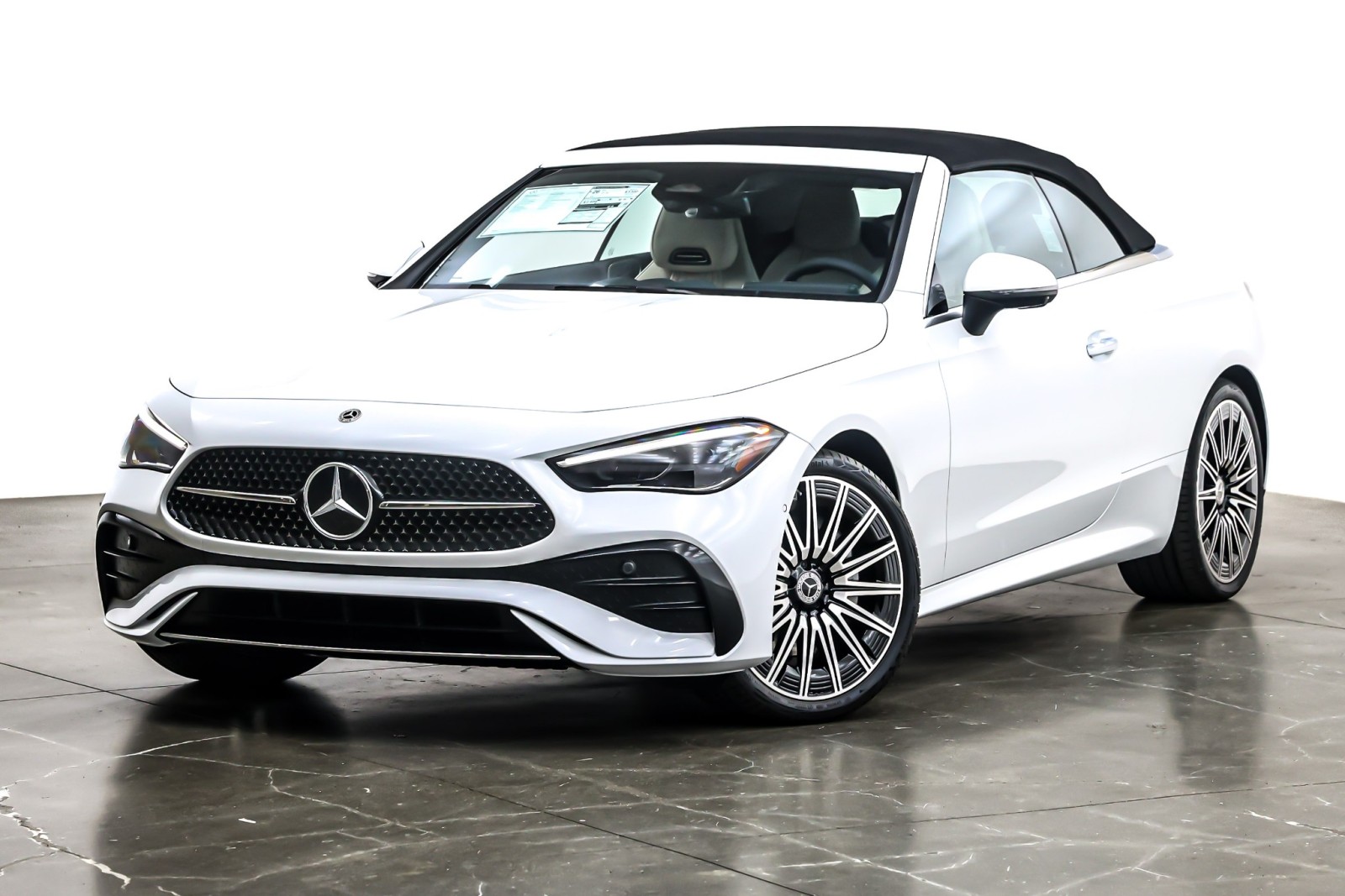 New 2026 MANUFAKTUR Moonlight White Metallic Mercedes-Benz CLE 300 image 2