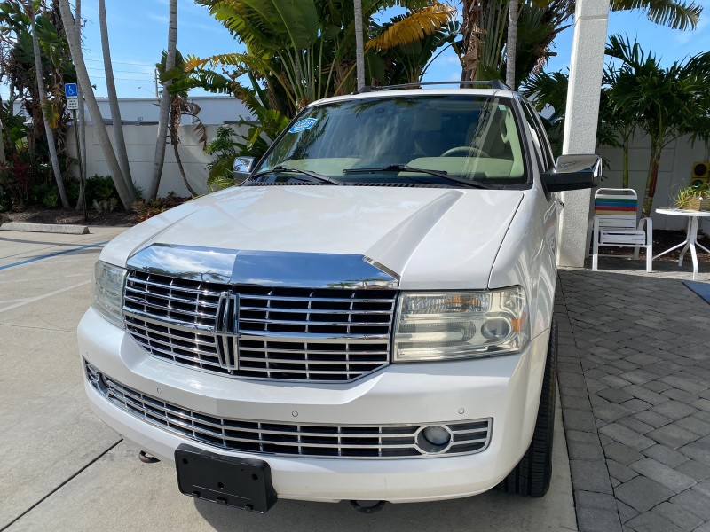 2010 Lincoln Navigator 4WD SUNROOF LOW MILES 31,209 in , 