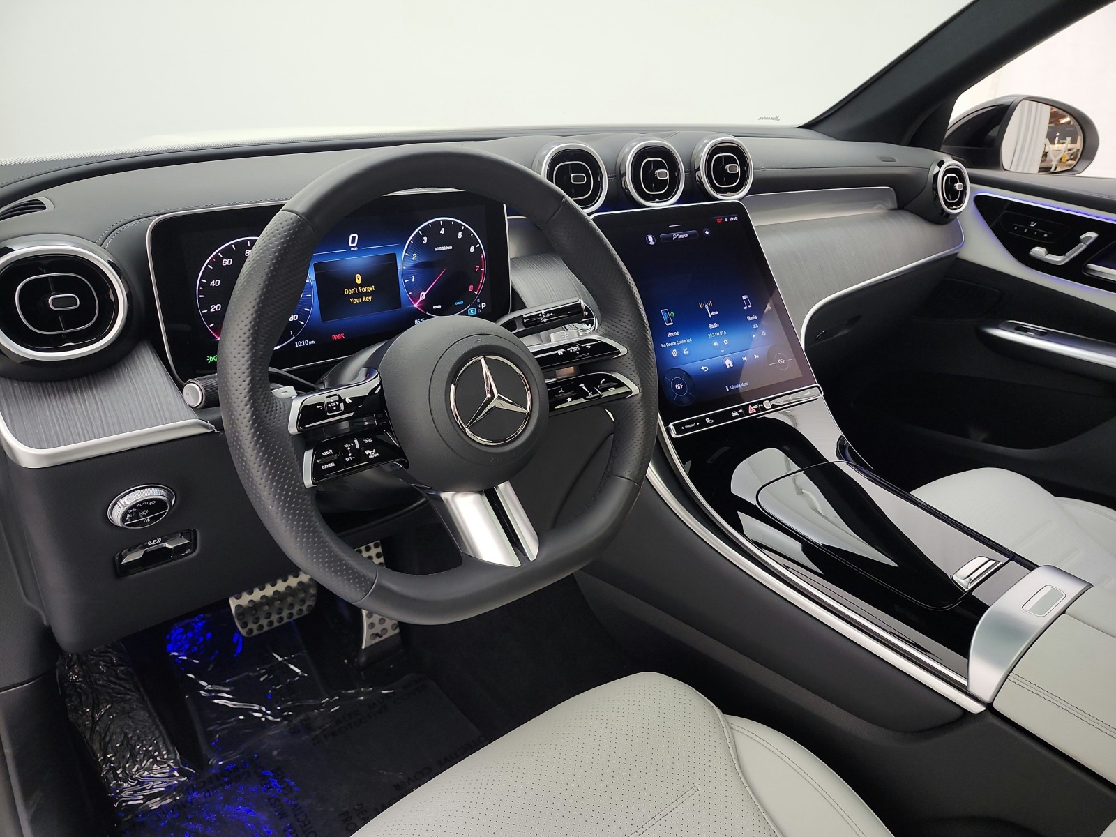 Certified Used 2023 MANUFAKTUR Diamond White Metallic Mercedes-Benz GLC 300 SUV image 12