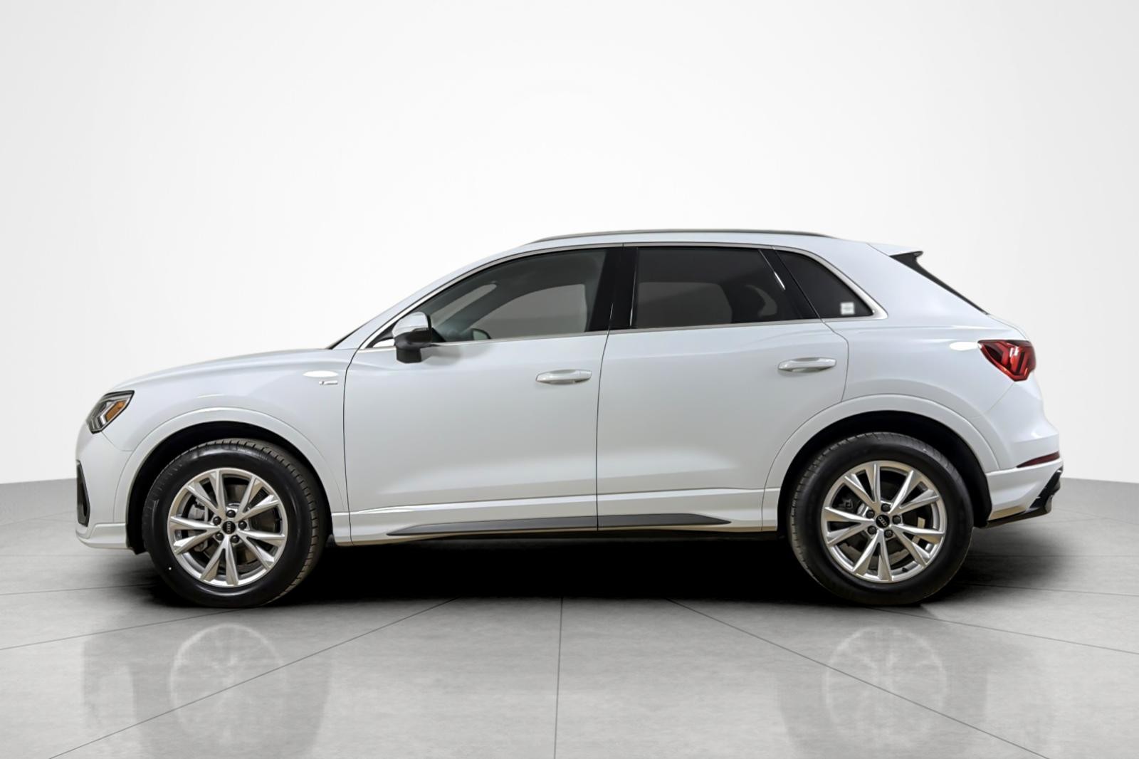 Used 2022 Glacier White Metallic Audi S line Premium Plus 45 TFSI quattro image 2