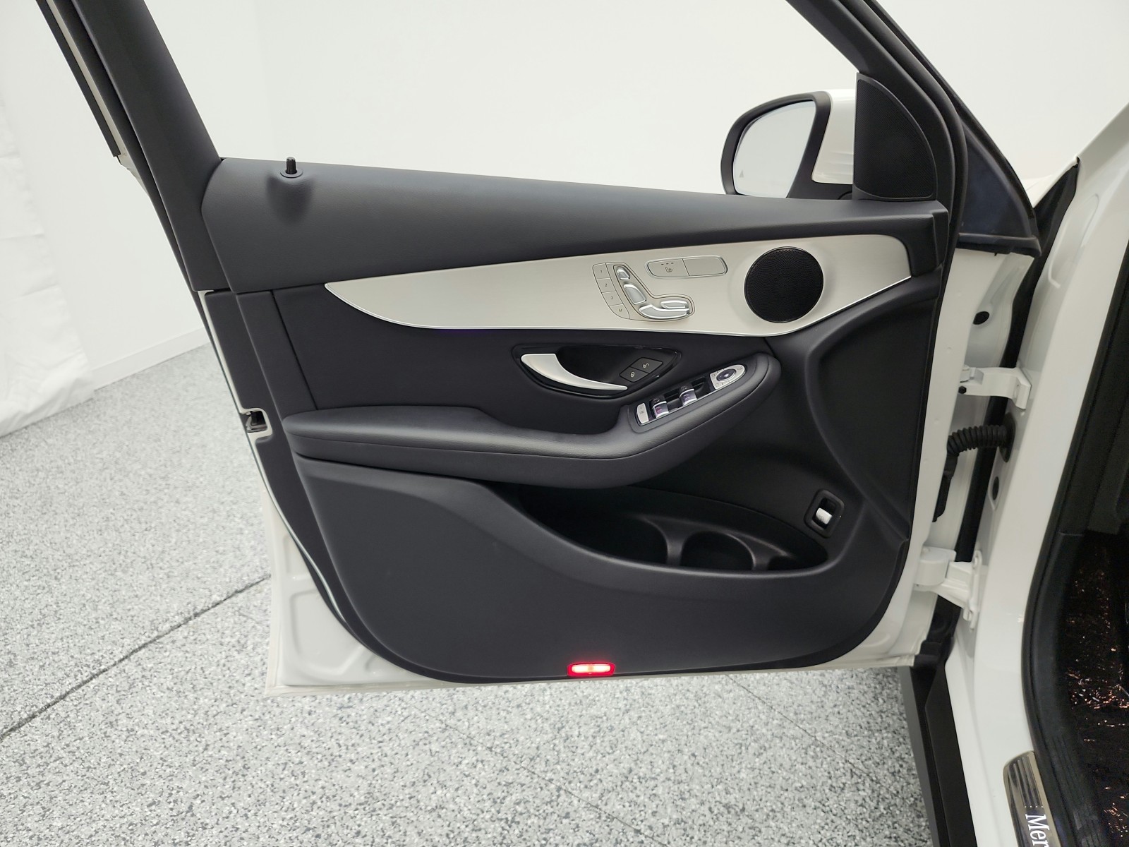 Used 2022 Polar White Mercedes-Benz GLC 300 SUV image 14