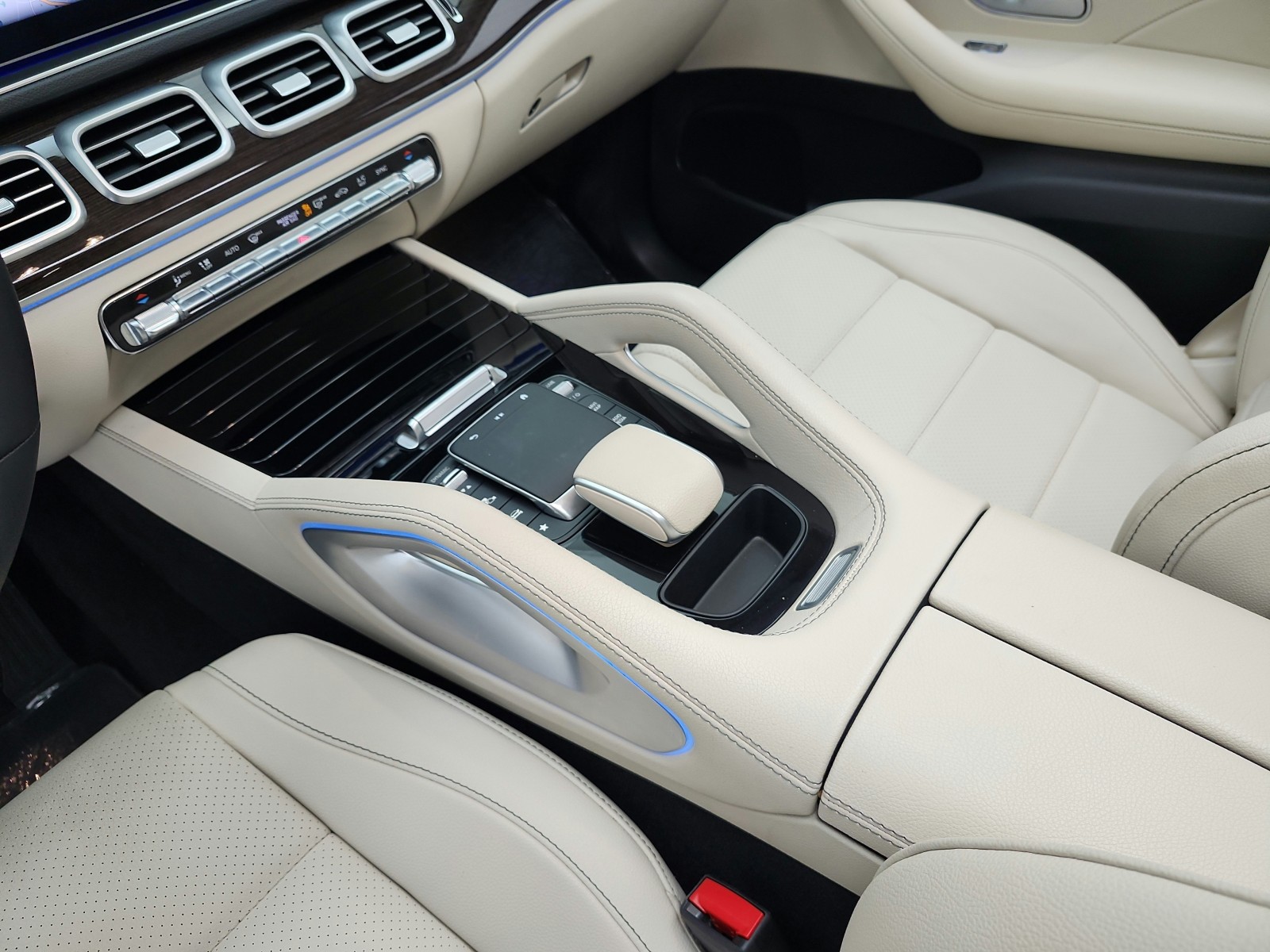 Used 2024 Polar White Mercedes-Benz GLE 350 4MATIC® SUV image 11