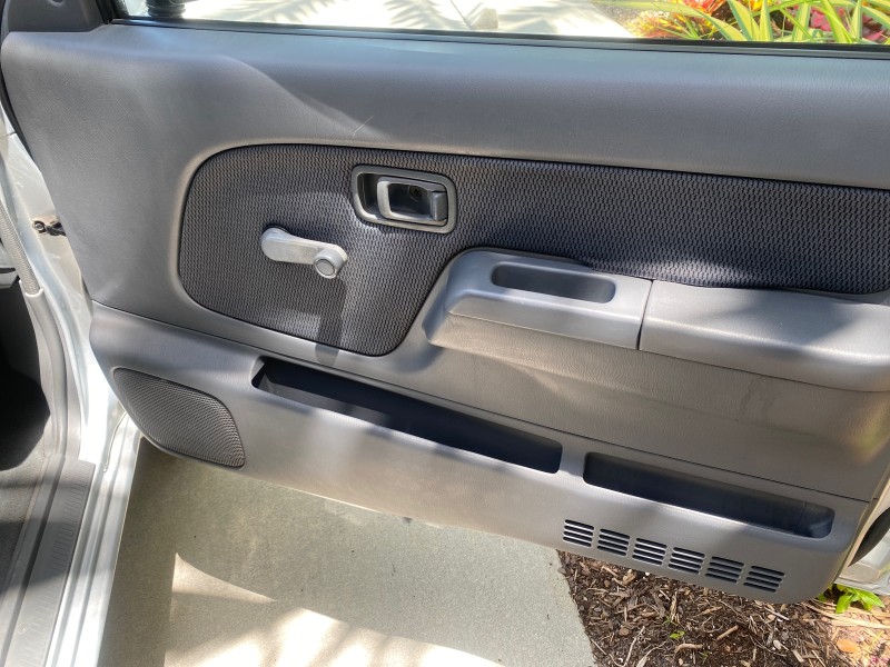 2002 Nissan Frontier 2WD XE XCAB 5 SPD AC 4 CYL in ,