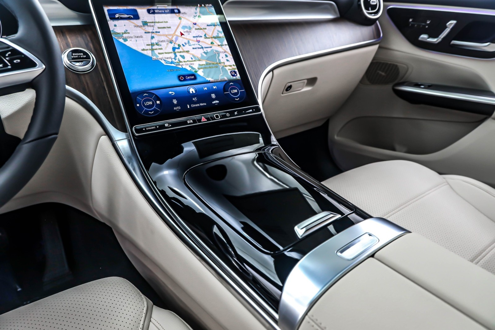 New 2026 Polar White Mercedes-Benz GLC 300 image 6