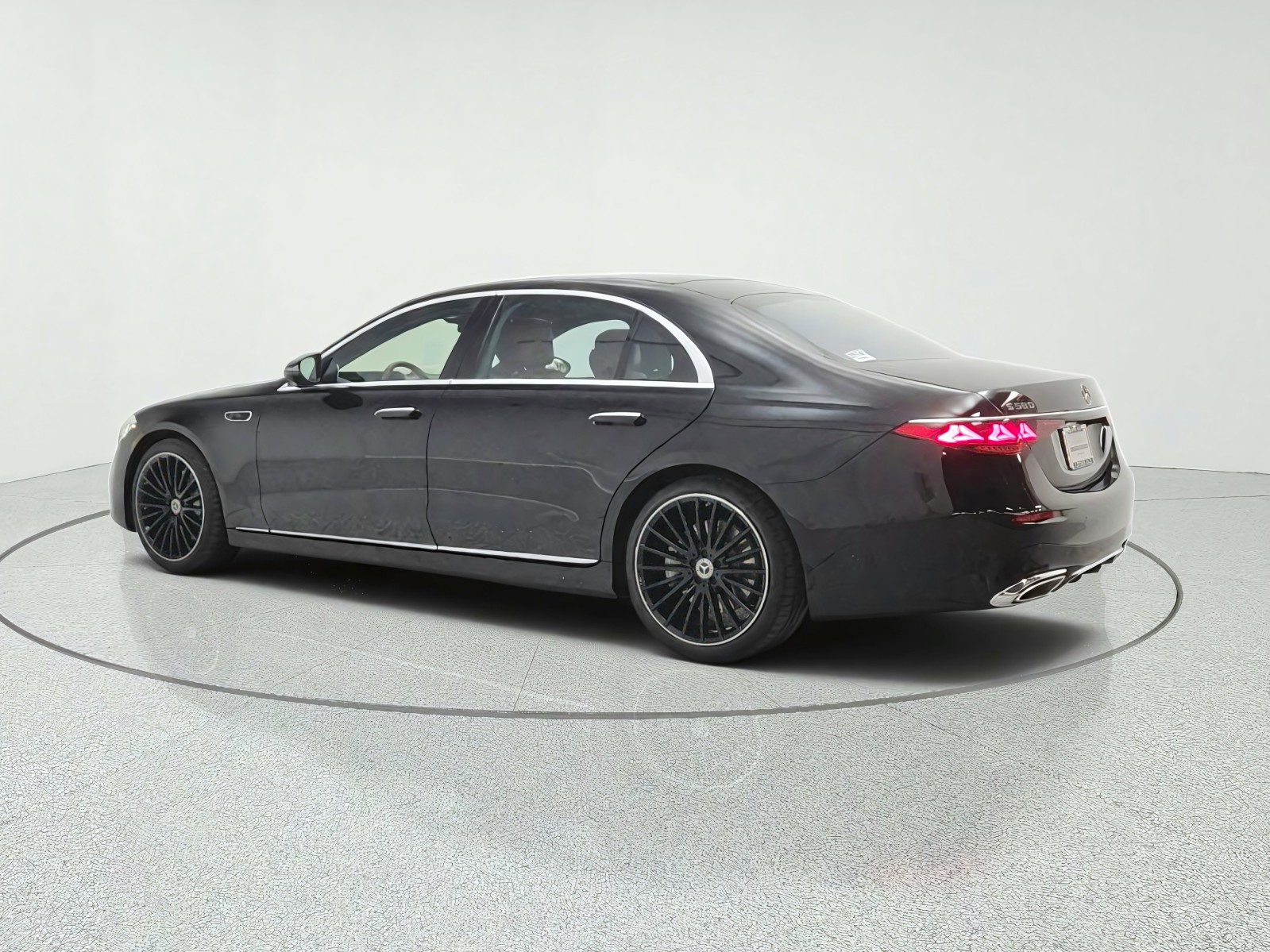 New 2027 Obsidian Black Metallic Mercedes-Benz S 580 4MATIC® Sedan image 7