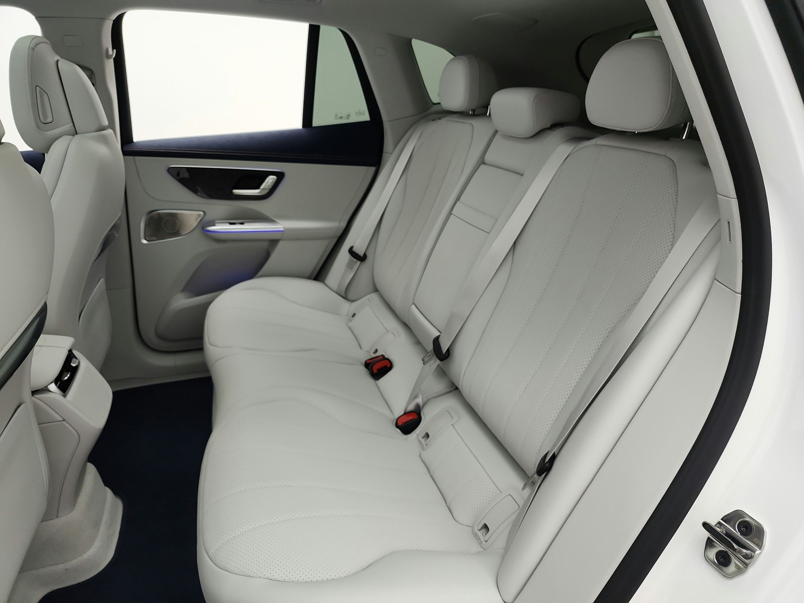 New 2026 Polar White Mercedes-Benz EQE 320+ image 11