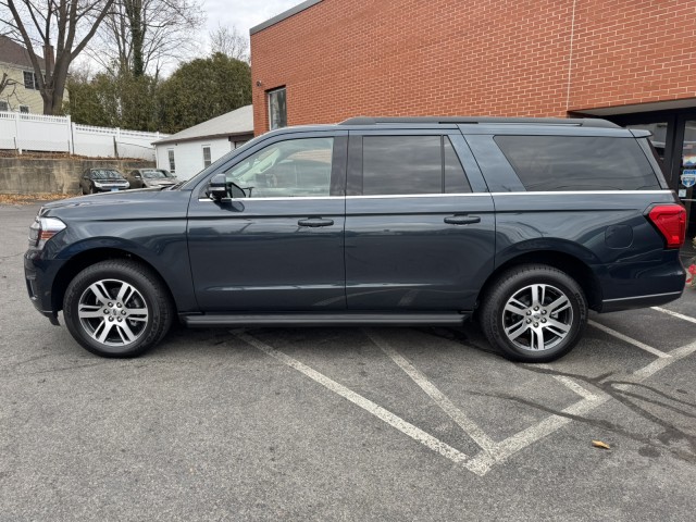 2024 Ford Expedition XLT Special Edition Pkg with Sunroof 2